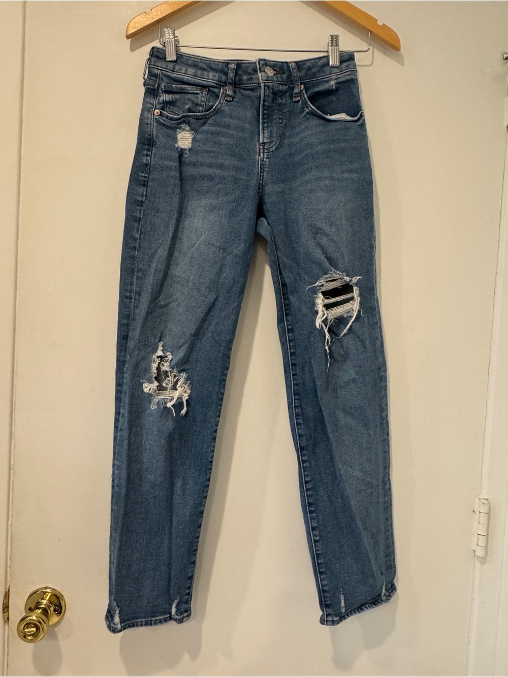 Express Mid Rise Boyfriend Distressed Straight Leg Jeans Women’s Size 2 - Picture 2 of 7